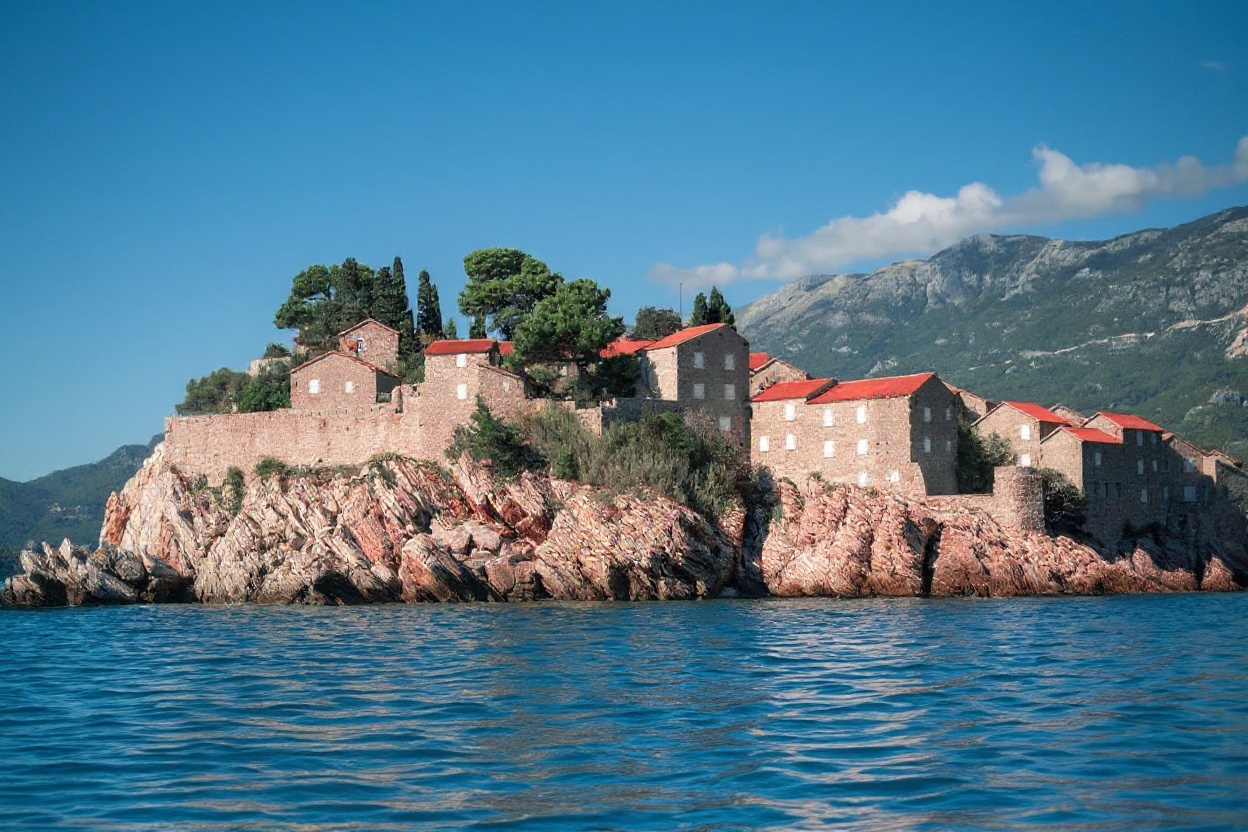 Where to Eat Near Sveti Stefan — Sveti Stefan, Vietnam